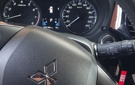 Mitsubishi Outlander III рестайлинг 3, 2022 год, 2 850 000 рублей, 13 фотография