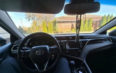 Toyota Camry, 2019 год, 2 370 000 рублей, 2 фотография