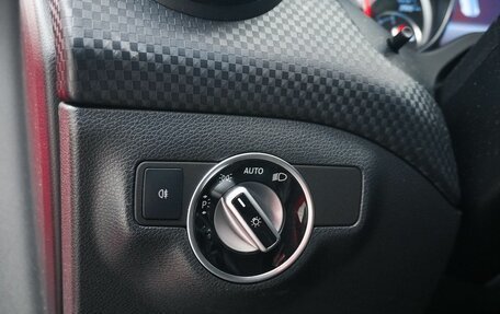 Mercedes-Benz A-Класс, 2017 год, 1 799 000 рублей, 13 фотография