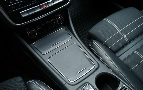 Mercedes-Benz A-Класс, 2017 год, 1 799 000 рублей, 20 фотография