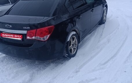 Chevrolet Cruze II, 2011 год, 750 000 рублей, 3 фотография