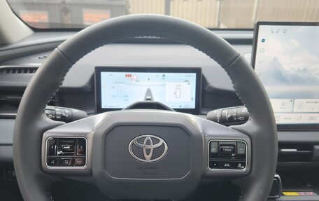 Toyota RAV4, 2026 год, 4 350 000 рублей, 17 фотография