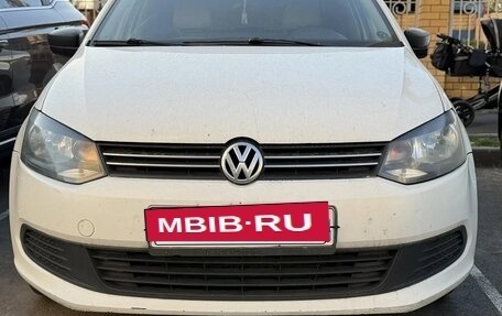 Volkswagen Polo VI (EU Market), 2014 год, 680 000 рублей, 3 фотография