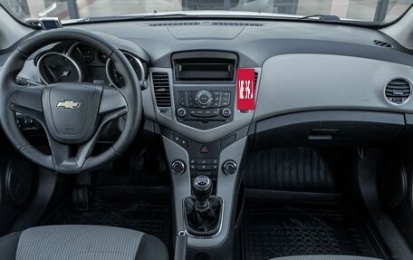 Chevrolet Cruze II, 2011 год, 673 900 рублей, 7 фотография