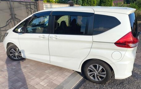Honda Freed II, 2022 год, 1 355 000 рублей, 2 фотография