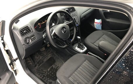 Volkswagen Polo VI (EU Market), 2017 год, 1 490 000 рублей, 3 фотография