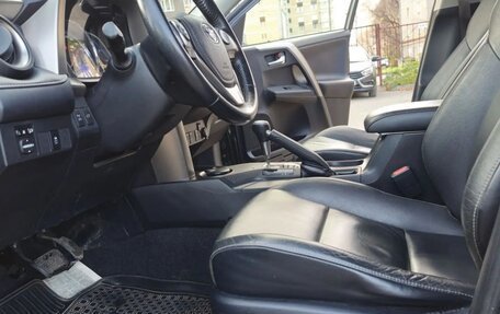 Toyota RAV4, 2013 год, 1 920 000 рублей, 4 фотография