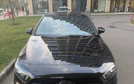 Mercedes-Benz A-Класс, 2019 год, 1 900 000 рублей, 1 фотография