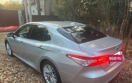 Toyota Camry, 2018 год, 2 600 000 рублей, 5 фотография