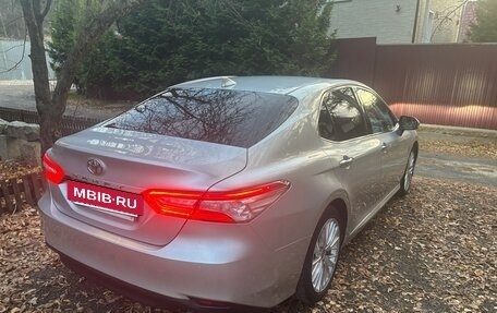 Toyota Camry, 2018 год, 2 600 000 рублей, 4 фотография