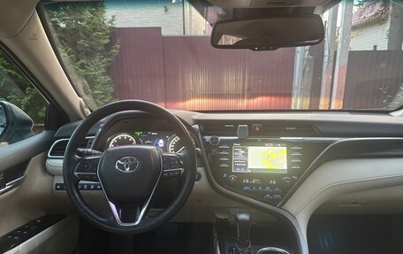Toyota Camry, 2018 год, 2 600 000 рублей, 7 фотография