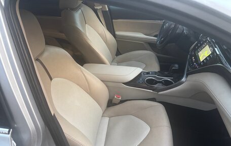 Toyota Camry, 2018 год, 2 600 000 рублей, 11 фотография
