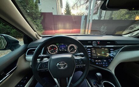 Toyota Camry, 2018 год, 2 600 000 рублей, 19 фотография