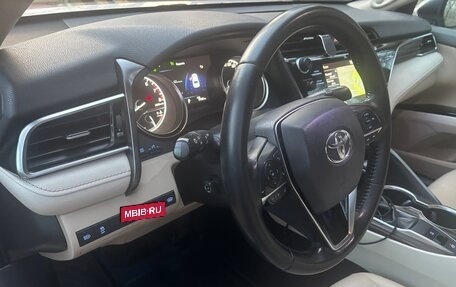 Toyota Camry, 2018 год, 2 600 000 рублей, 8 фотография