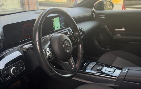 Mercedes-Benz A-Класс, 2019 год, 1 900 000 рублей, 9 фотография