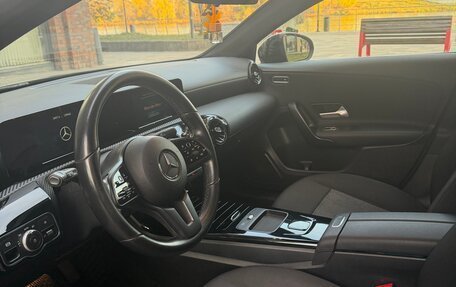 Mercedes-Benz A-Класс, 2019 год, 1 900 000 рублей, 12 фотография