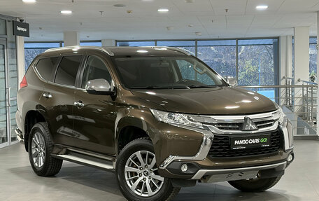 Mitsubishi Pajero Sport III рестайлинг, 2018 год, 2 976 000 рублей, 3 фотография