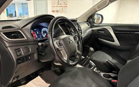 Mitsubishi Pajero Sport III рестайлинг, 2018 год, 2 976 000 рублей, 10 фотография
