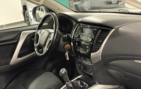 Mitsubishi Pajero Sport III рестайлинг, 2018 год, 2 976 000 рублей, 13 фотография