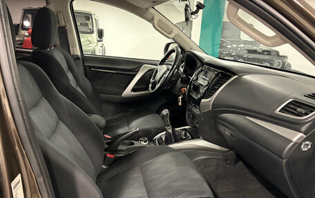 Mitsubishi Pajero Sport III рестайлинг, 2018 год, 2 976 000 рублей, 12 фотография