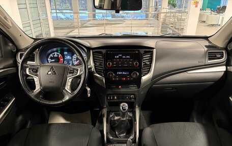 Mitsubishi Pajero Sport III рестайлинг, 2018 год, 2 976 000 рублей, 17 фотография