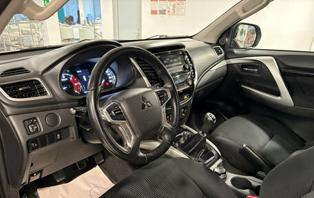 Mitsubishi Pajero Sport III рестайлинг, 2018 год, 2 976 000 рублей, 8 фотография