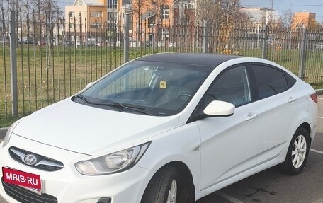 Hyundai Solaris II рестайлинг, 2012 год, 539 000 рублей, 1 фотография