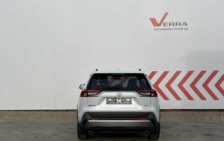 Toyota RAV4, 2019 год, 3 550 000 рублей, 4 фотография