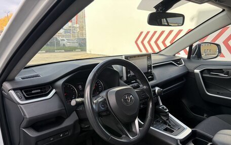 Toyota RAV4, 2019 год, 3 550 000 рублей, 11 фотография