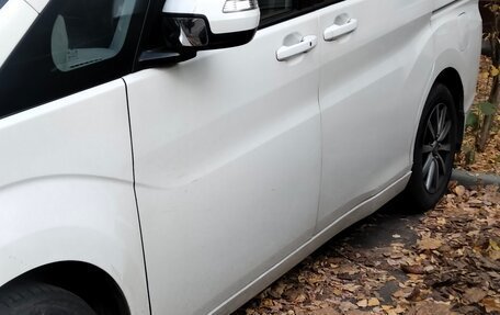 Honda Stepwgn IV рестайлинг, 2019 год, 2 100 000 рублей, 3 фотография