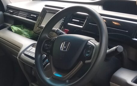 Honda Stepwgn IV рестайлинг, 2019 год, 2 100 000 рублей, 5 фотография