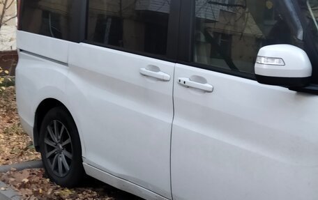 Honda Stepwgn IV рестайлинг, 2019 год, 2 100 000 рублей, 4 фотография