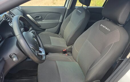 Renault Sandero II рестайлинг, 2019 год, 899 000 рублей, 23 фотография