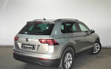 Volkswagen Tiguan II, 2021 год, 2 450 000 рублей, 4 фотография