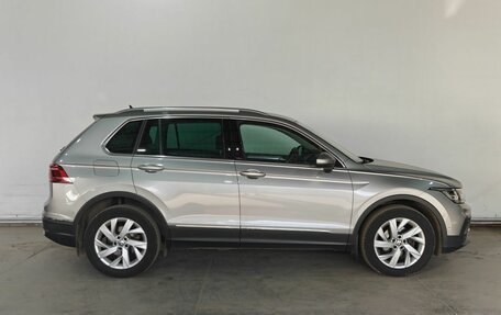Volkswagen Tiguan II, 2021 год, 2 450 000 рублей, 8 фотография