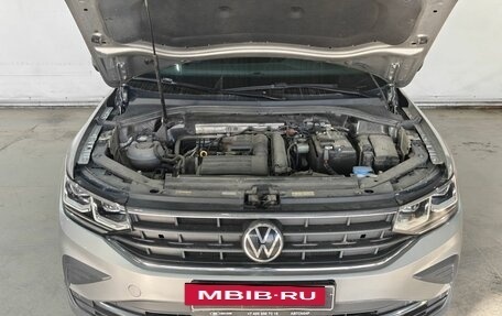 Volkswagen Tiguan II, 2021 год, 2 450 000 рублей, 19 фотография