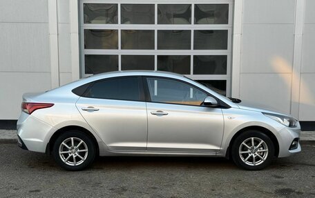 Hyundai Solaris II рестайлинг, 2017 год, 1 000 000 рублей, 6 фотография