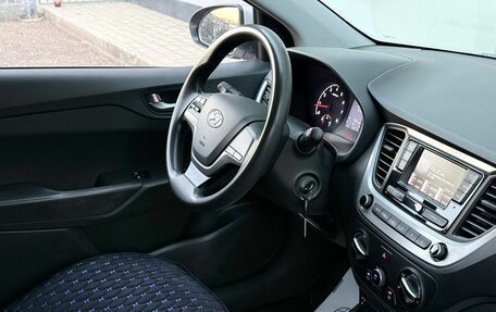 Hyundai Solaris II рестайлинг, 2017 год, 1 000 000 рублей, 16 фотография