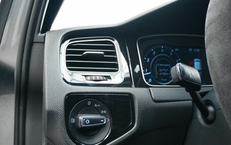 Volkswagen Golf R VII, 2019 год, 3 550 000 рублей, 19 фотография