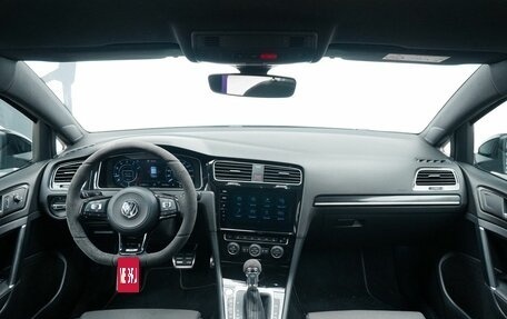 Volkswagen Golf R VII, 2019 год, 3 550 000 рублей, 12 фотография