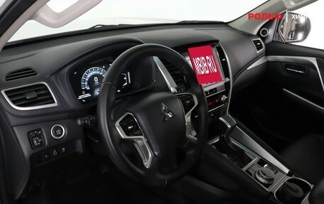Mitsubishi Montero Sport, 2023 год, 4 679 000 рублей, 7 фотография