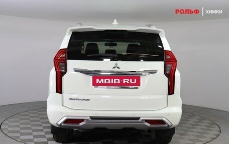 Mitsubishi Montero Sport, 2023 год, 4 679 000 рублей, 5 фотография