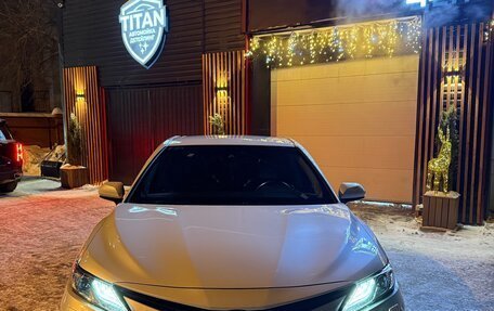 Toyota Camry, 2021 год, 3 770 000 рублей, 1 фотография