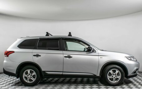 Mitsubishi Outlander III рестайлинг 3, 2017 год, 1 277 000 рублей, 4 фотография