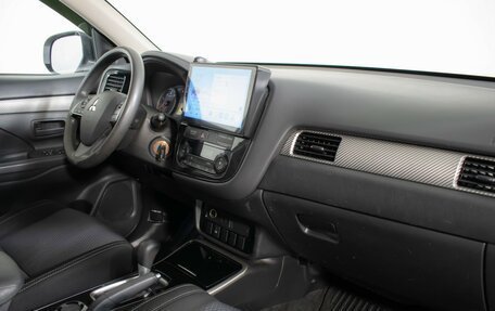 Mitsubishi Outlander III рестайлинг 3, 2017 год, 1 277 000 рублей, 9 фотография
