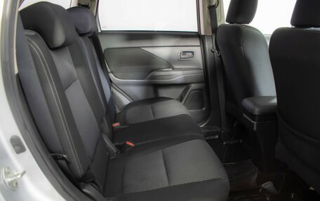 Mitsubishi Outlander III рестайлинг 3, 2017 год, 1 277 000 рублей, 10 фотография