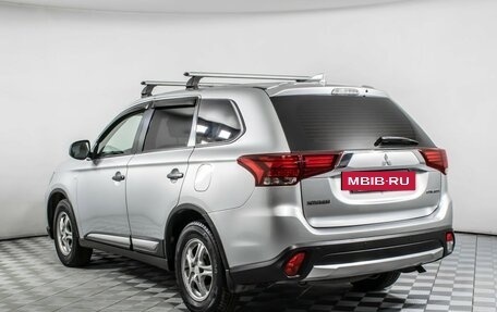Mitsubishi Outlander III рестайлинг 3, 2017 год, 1 277 000 рублей, 7 фотография