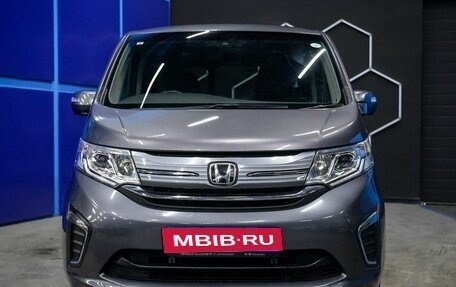 Honda Stepwgn IV рестайлинг, 2017 год, 1 800 000 рублей, 4 фотография