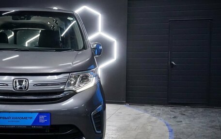 Honda Stepwgn IV рестайлинг, 2017 год, 1 800 000 рублей, 23 фотография