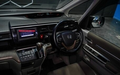 Honda Stepwgn IV рестайлинг, 2017 год, 1 800 000 рублей, 29 фотография